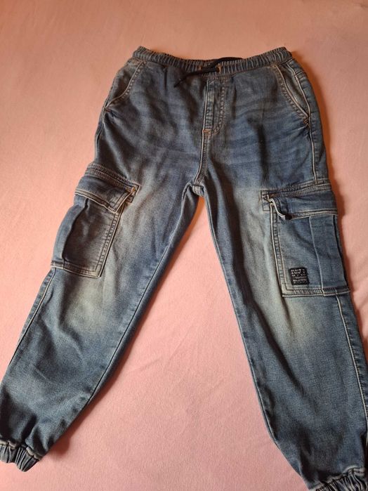 Детски маркови дънки за 10 лв.4 броя.