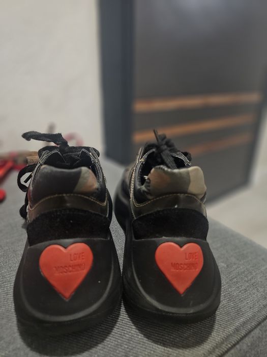 ОРИГИНАЛНИ love moschino