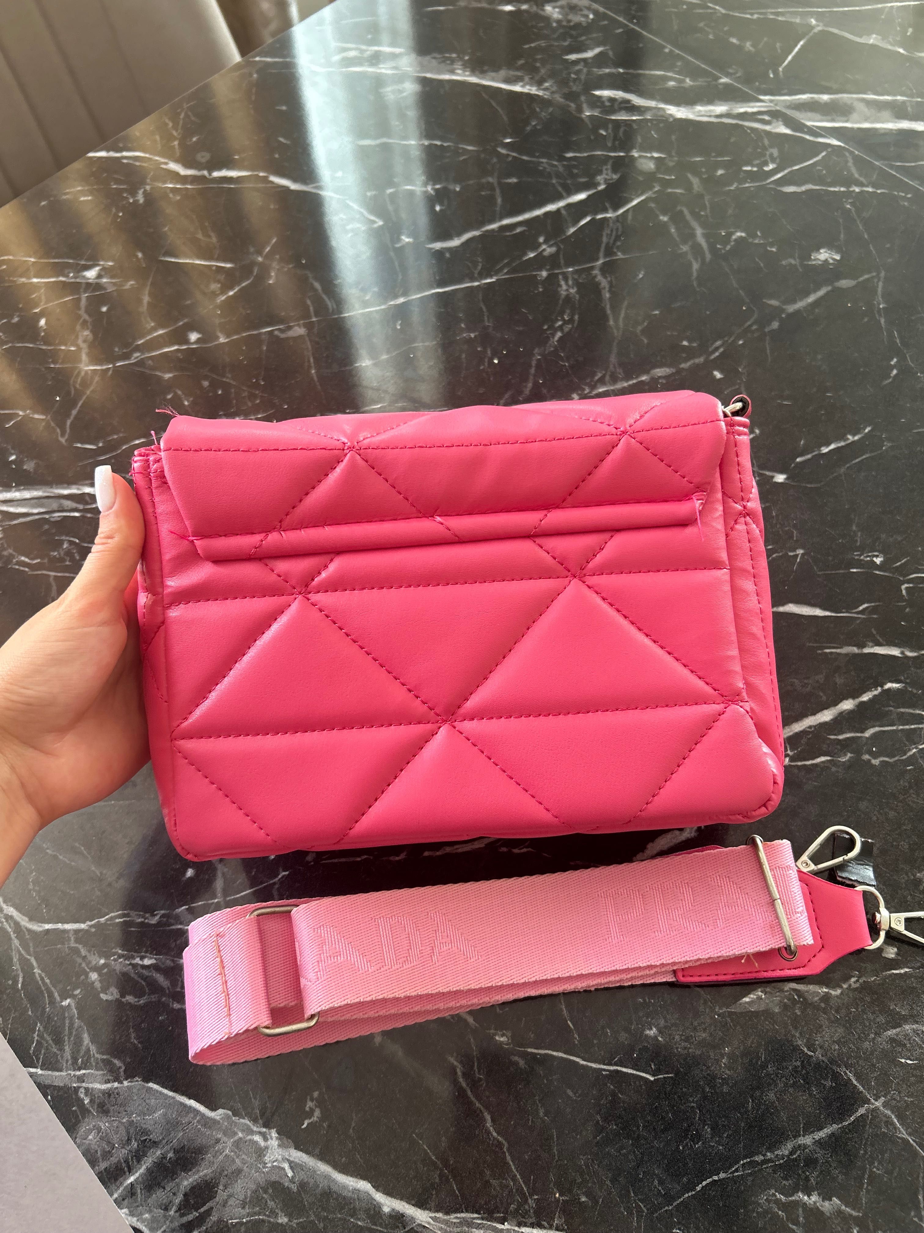 Стилна розова чанта Prada от мека кожа