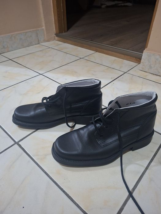 Pantofi tip gheata , piele 100% , nr 40-41