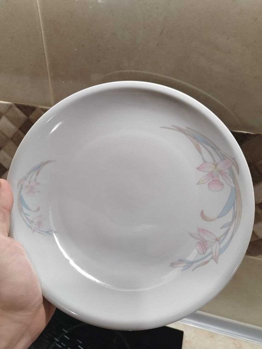 Порцеланови чинии - подарявам