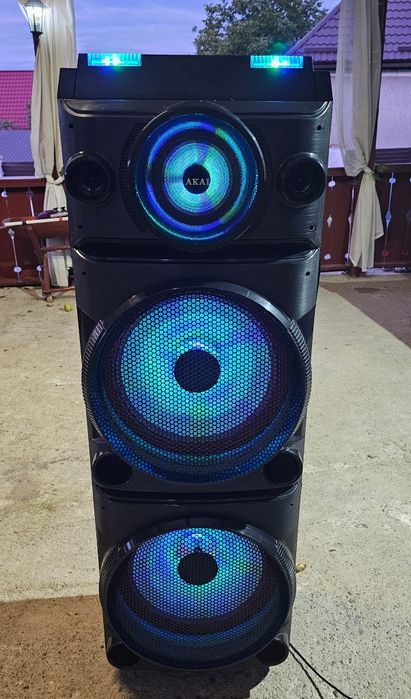 Akai boxă activă