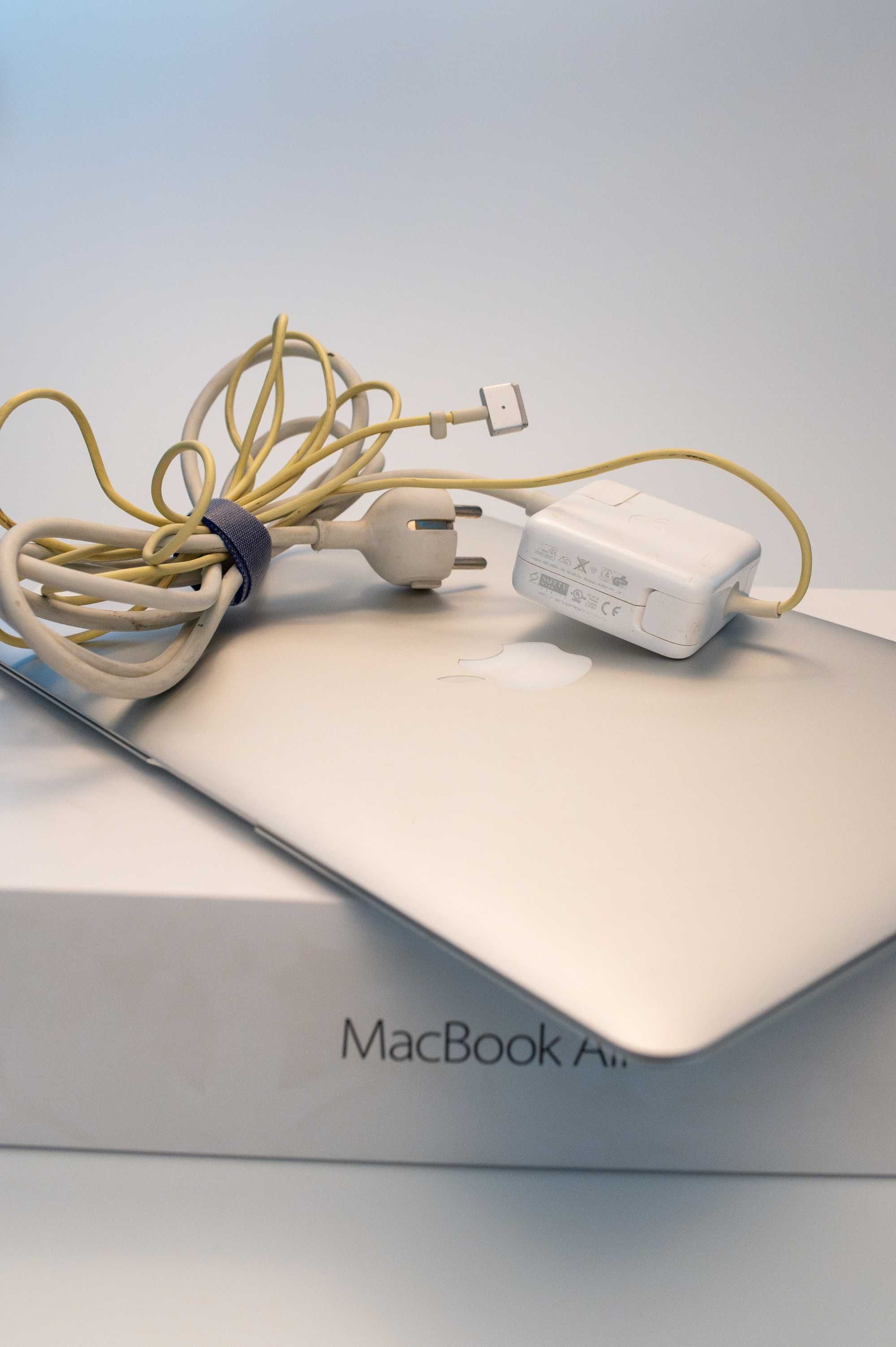 macbook air 2015 i5, 8gb, ssd mv2 512, cutie originala