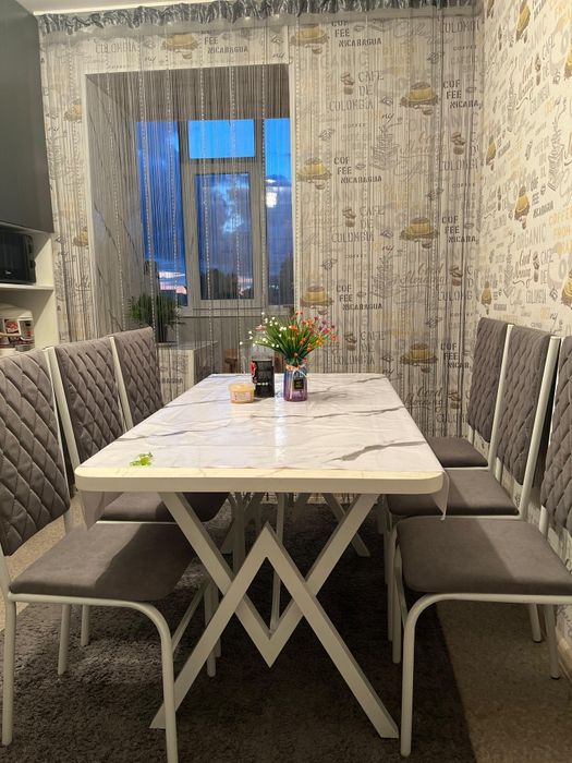 Стол 6 стулясымен сатылады! Новый еш жери сыңбаган жырылмаган!