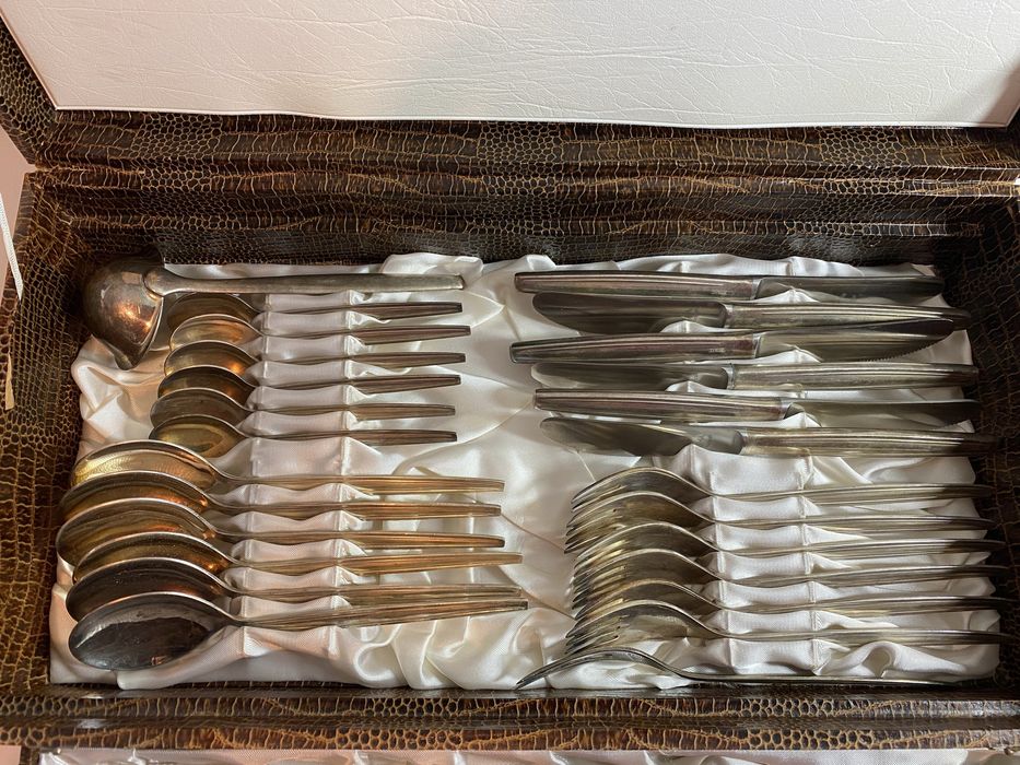 Set Tacâmuri Vintage din Alpaca Argintată 50 Piese; Linguri Furculițe