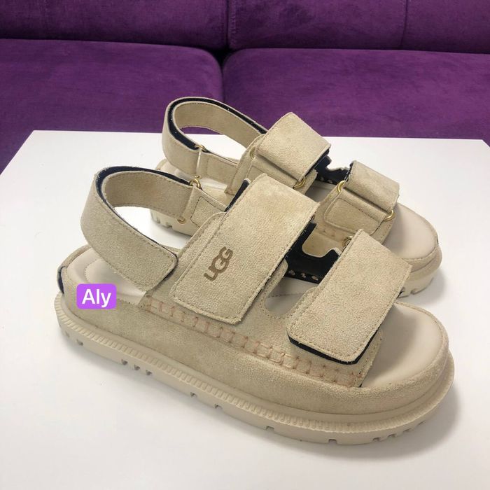 Adidași și sandale