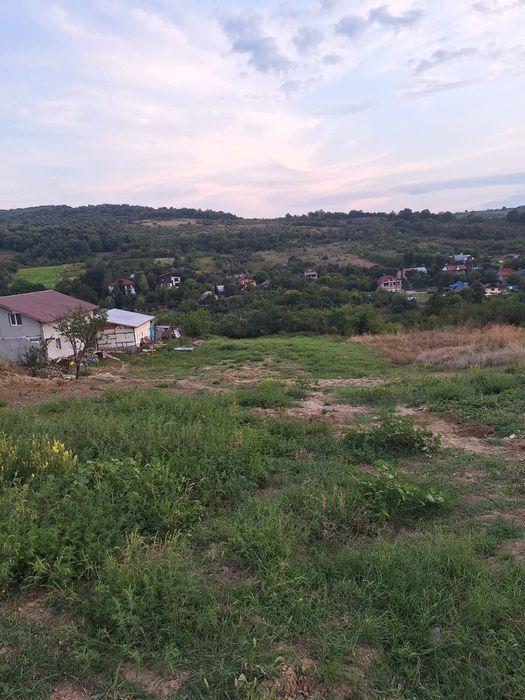 Teren spre vânzare