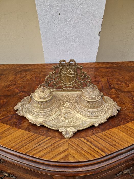 Прекрасна антикварна колекционерска английска бронзова мастилница