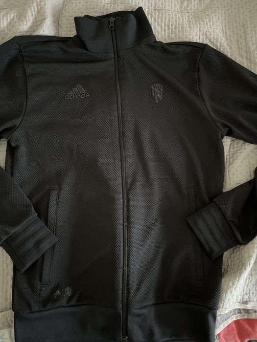 Горнище на Manchester United