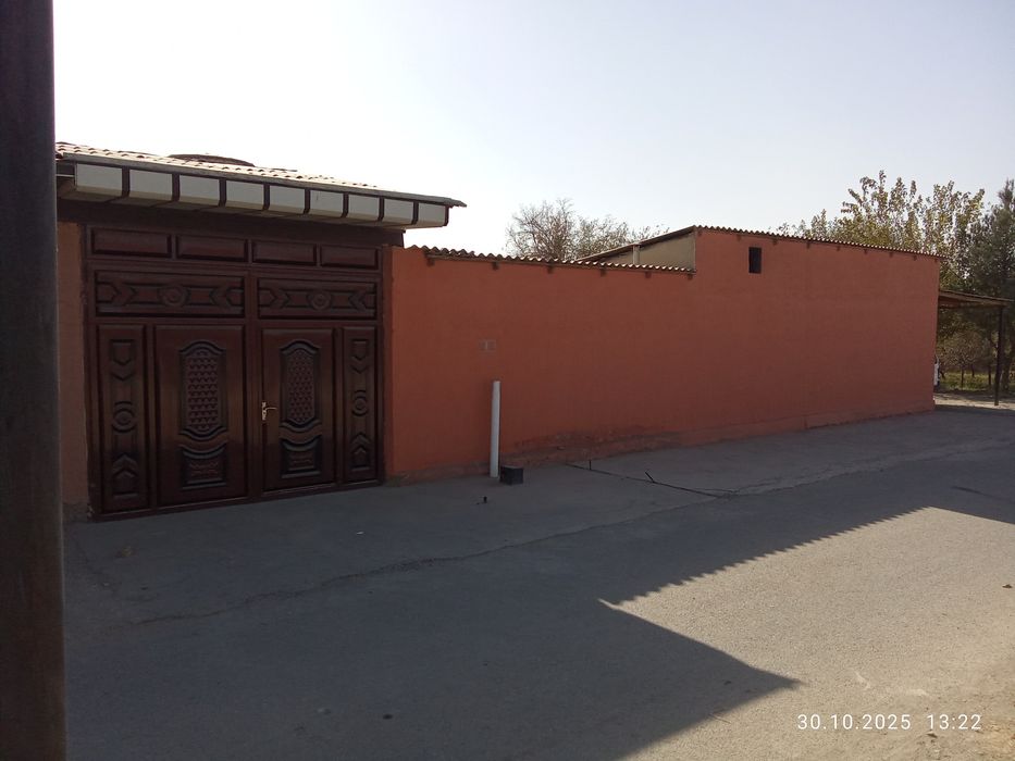 Ховли магазин сотилади