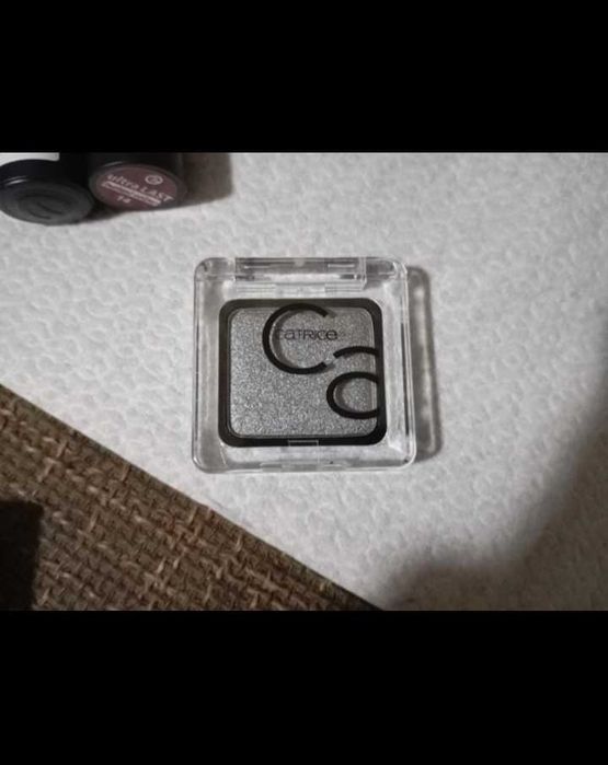 Vând produse make up