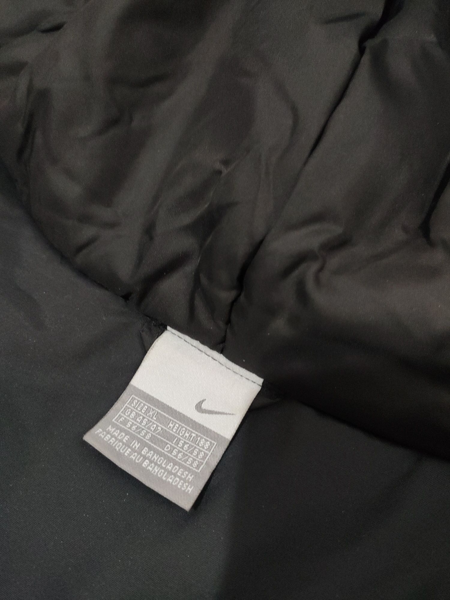 Geaca Nike mărimea XL