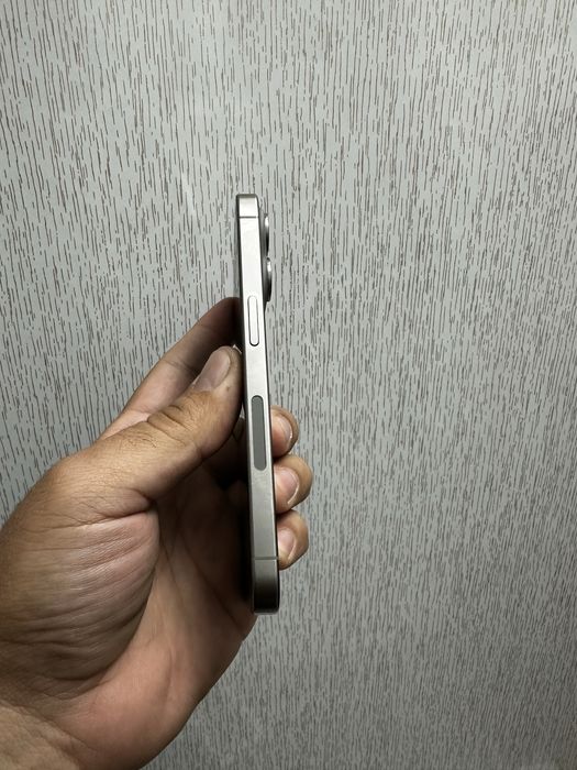 iphone 15 pro 512gb LL/A Amerika esim battery 86%