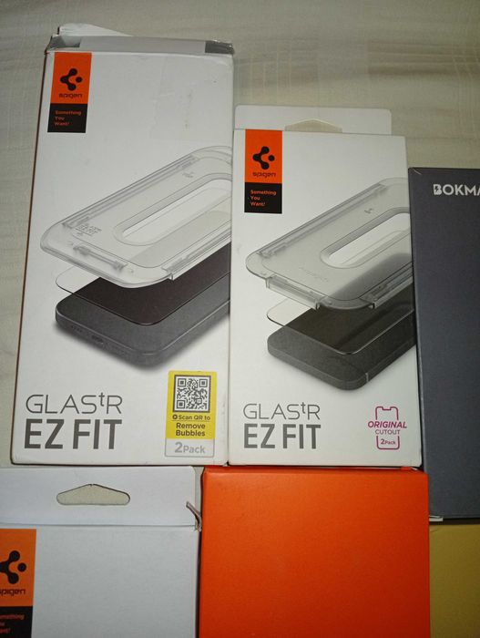 Huse , Geamuri protectie iPhone Series 13,14, 15 Pro,Kindle