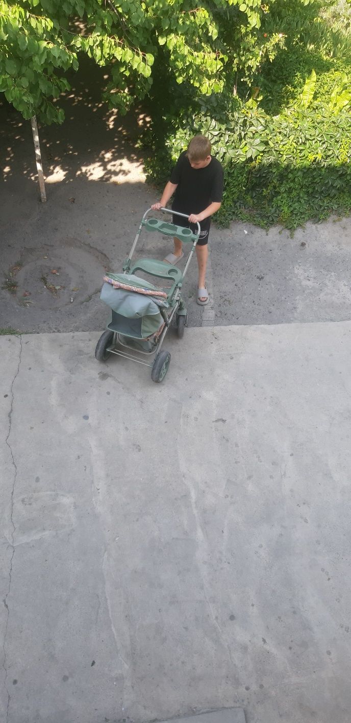 Срочно продам детский коляску