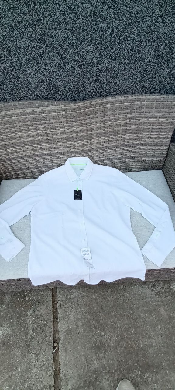 Joggshirt/tricou polo cu maneca lunga nou  cu eticheta