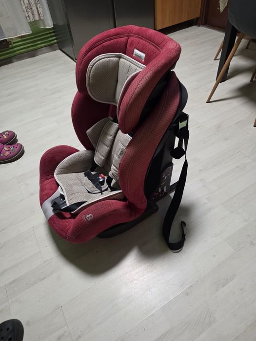 Scaun auto copii cu sistem ISOFIX