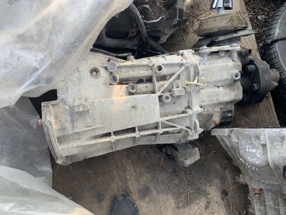 Vand cutie ford tranzit 2.4 tdci6+1 trepte in perfecta stare de