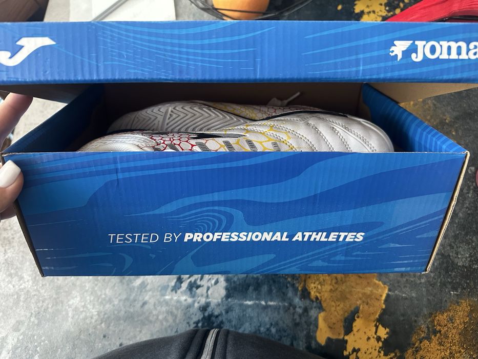 Adidasi fotbal barbati