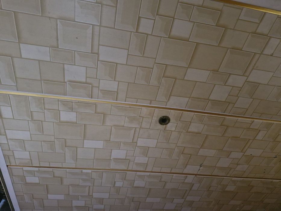 Продам железную дверь.