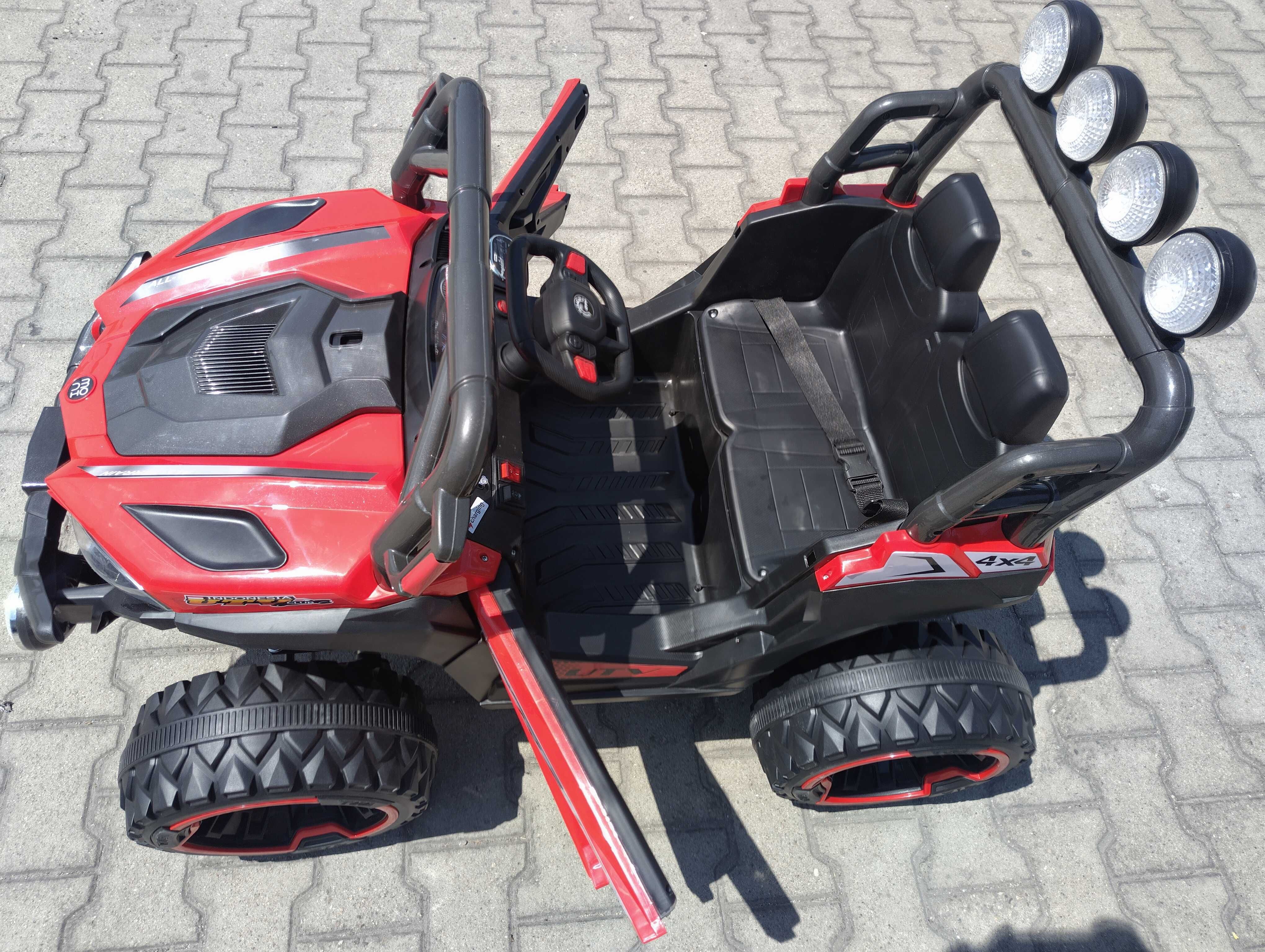 AFRICA двуместен акумулаторен джип JAKARTA 4x4 червен