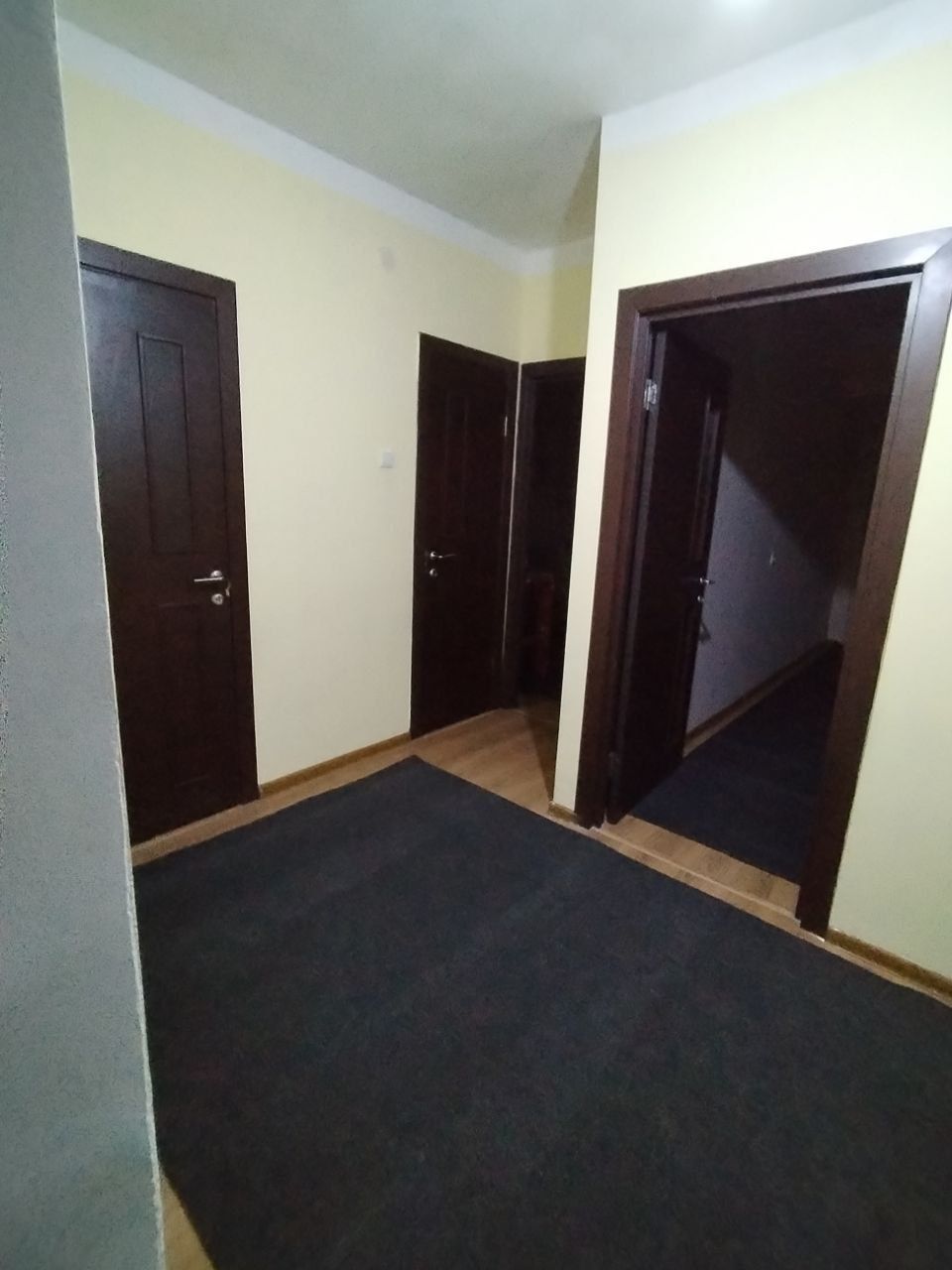 Qizlarga Ayollarga Sergeli 3 bekatda kvartira bor bezmakler