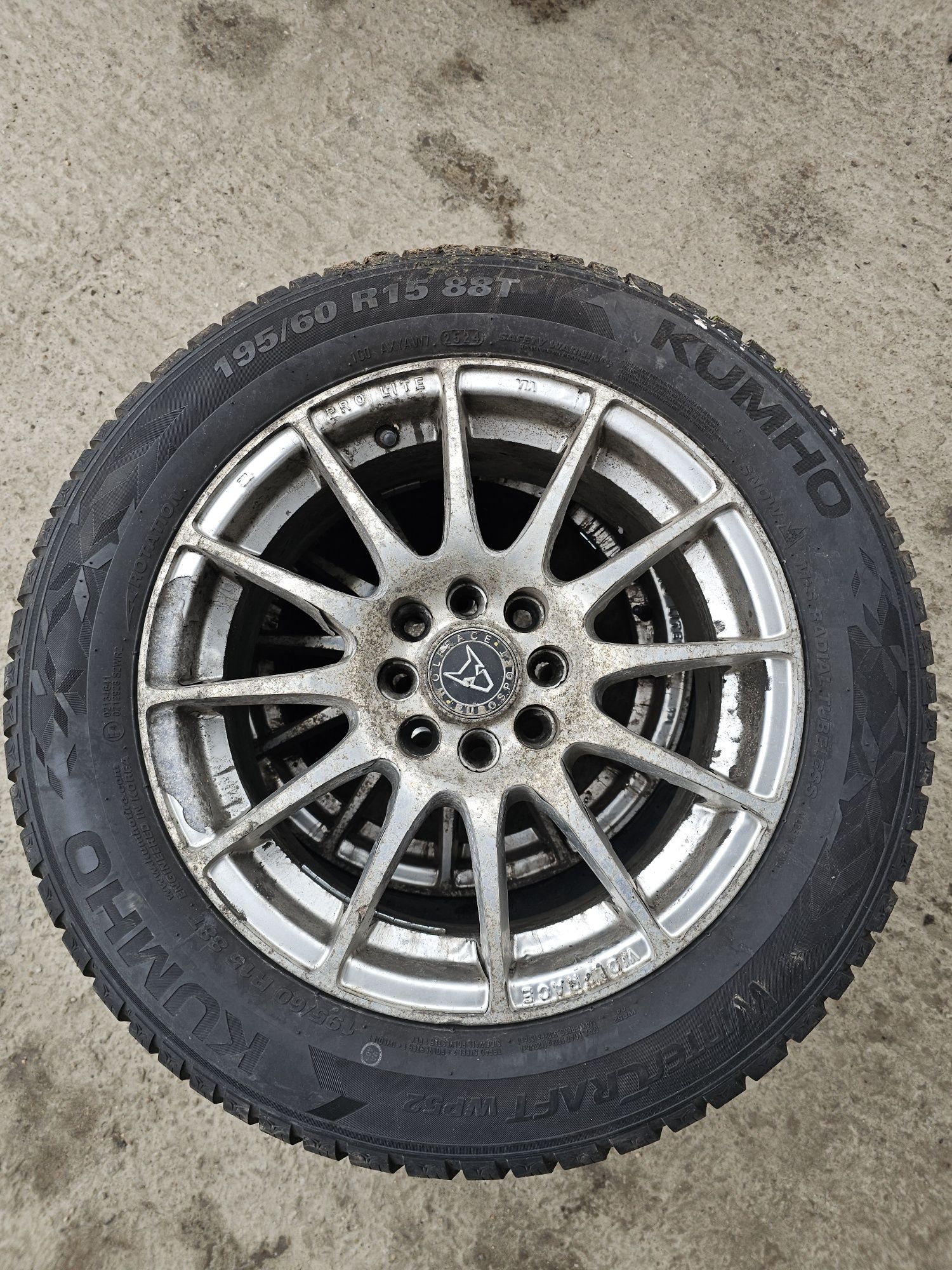 Set 4 Anvelope Iarnă KUMHO WP52 195/60 R15 88T