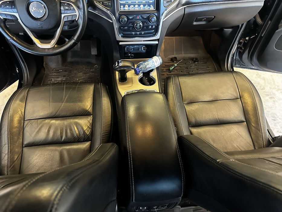 Салон за jeep grand cherokee wk2