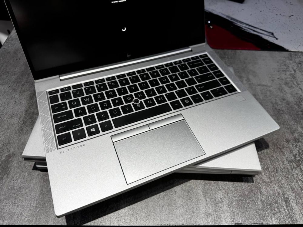 HP EliteBook G8 - Ryzen 7-4850U! 12GB! 256SSD