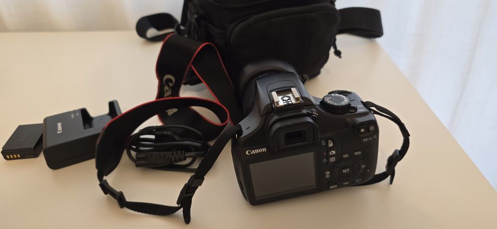 Aparat foto Canon EOS 1100D