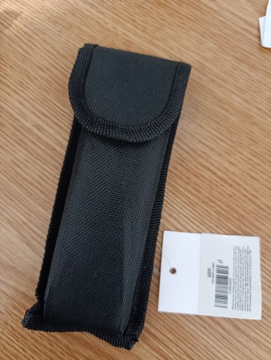 Vând briceag cu buton