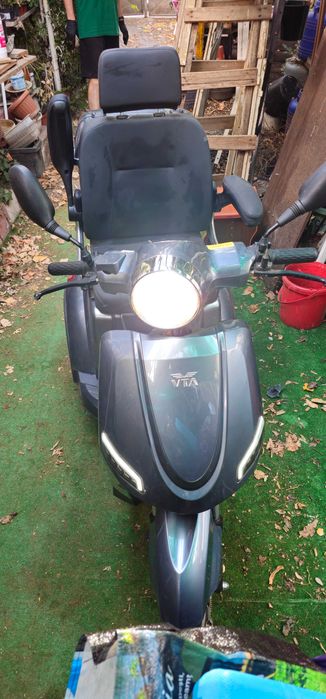 Scuter electric gri