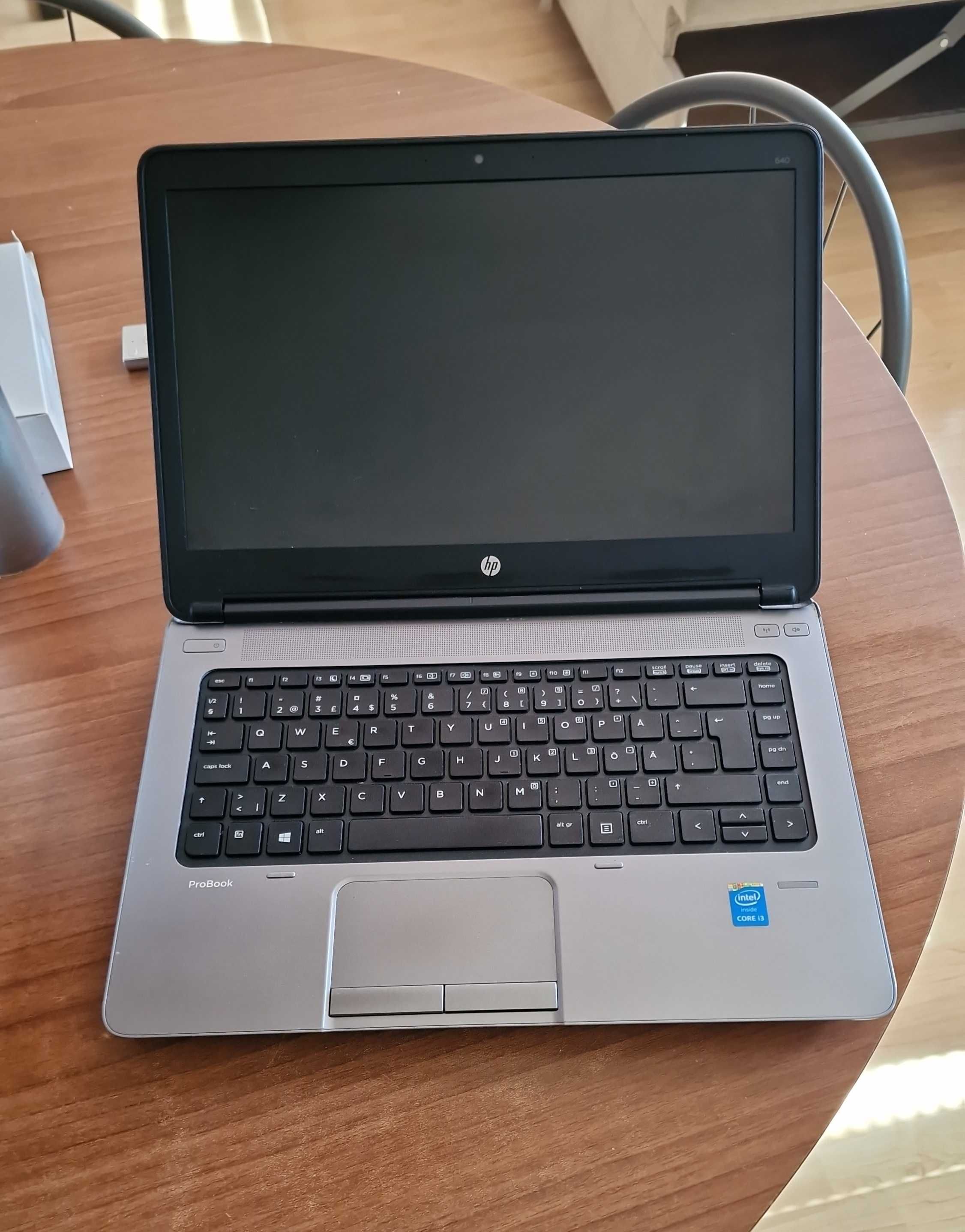 HP 640 G1 , i3   128 gb SSD ,  4 gb RAM