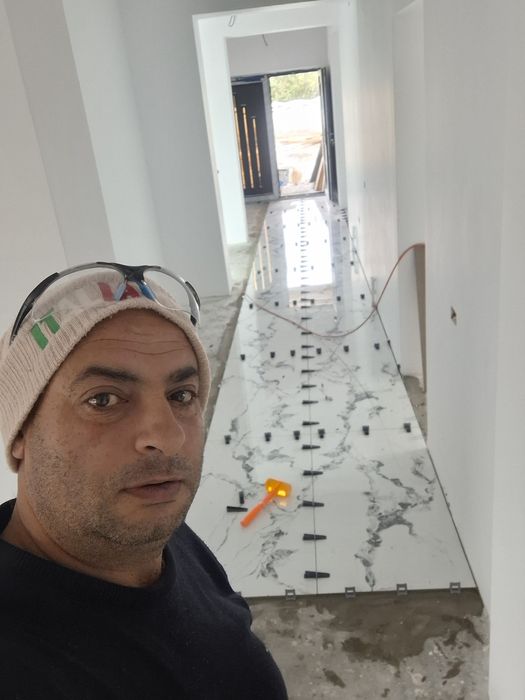 Execut amenajări interioare