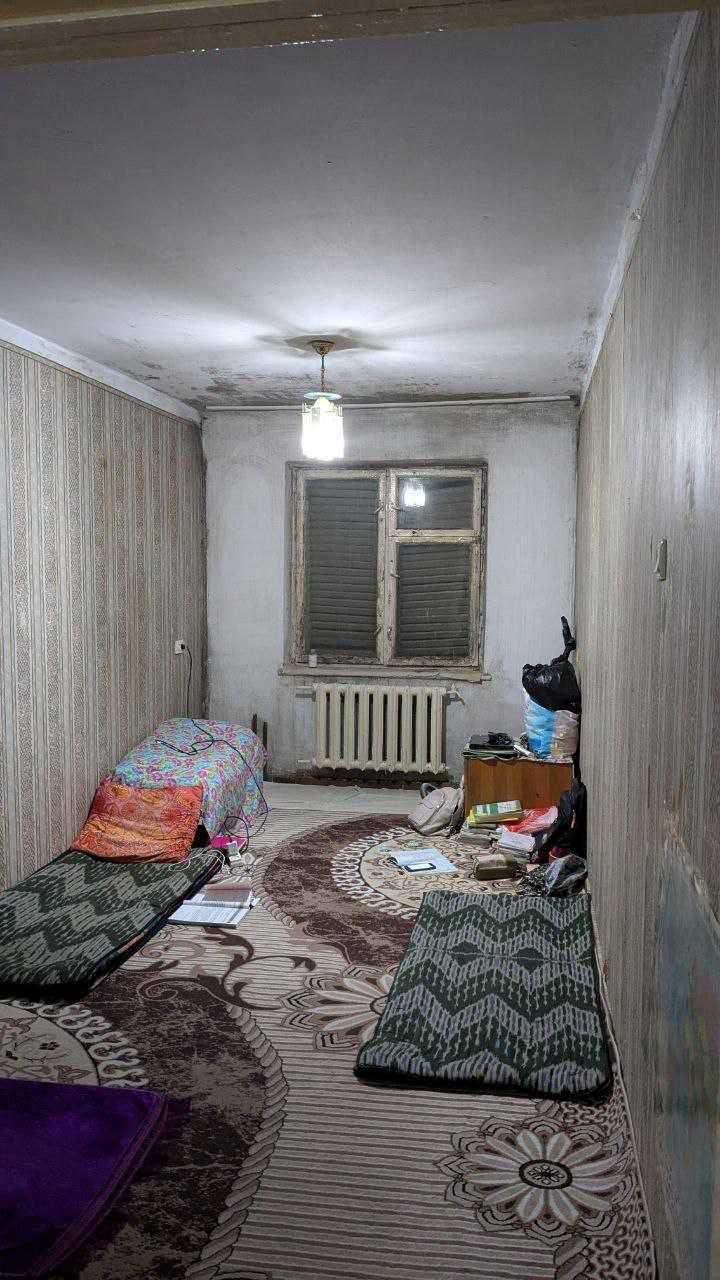 Фрунзиский Саёхат магазини 2 хонали квартира сотилади.ID: 285626