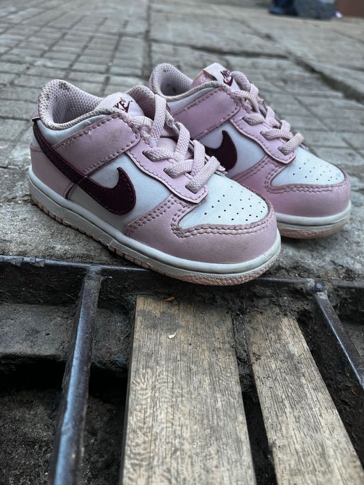 Nike dunk low 23.5