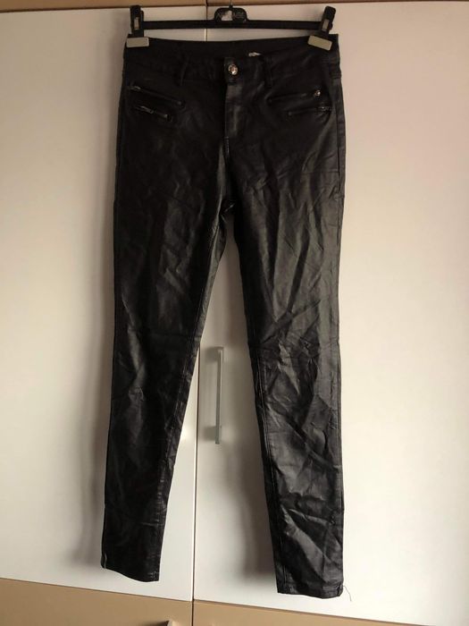 Pantaloni marimea S (10 lei bucata)