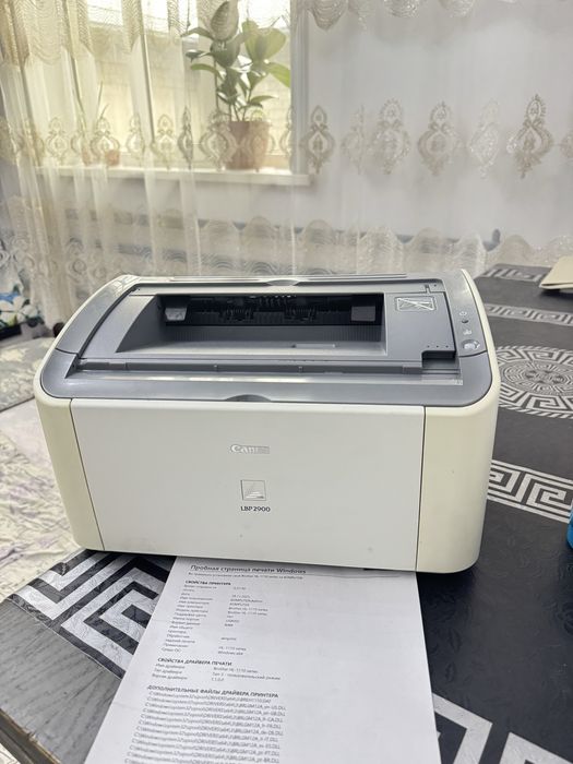 Canon lbp2900 oq-qora lazerniy holati yaxshi aybi yoq