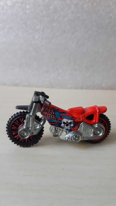 Vând machetă motocicletă Tred Shredder Hot Wheels Mattel ediție 2019