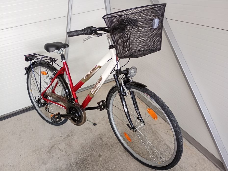 Vând bicicleta Raleigh,roti 28,cu 21 vit,stare f bună !
