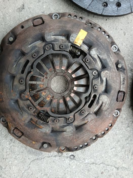 Маховик Тойота авенси т25 д-кат