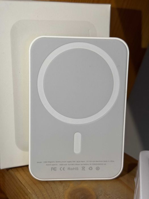 Powerbank MagSafe 5000mAh, nou in cutie
