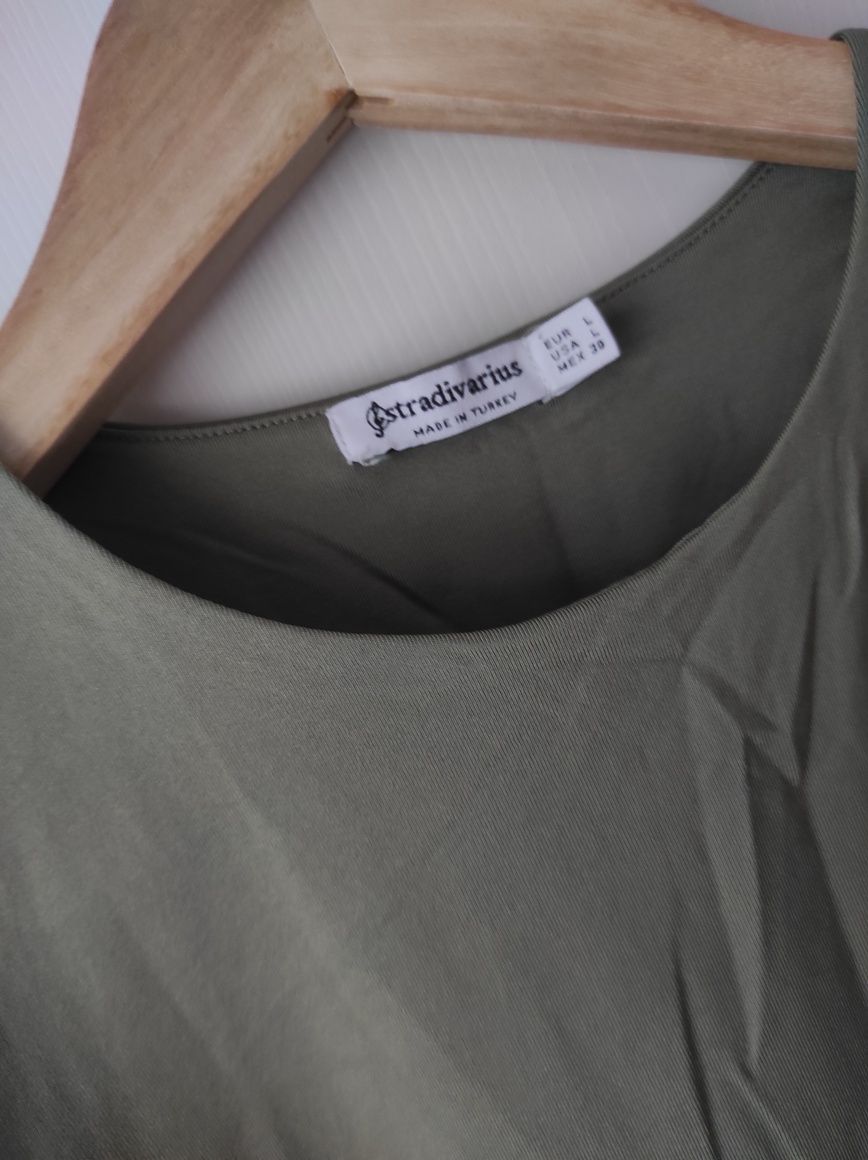 STRADIVARIUS и Reserved - нови бодита в телесен и зелен цвят р-р М
