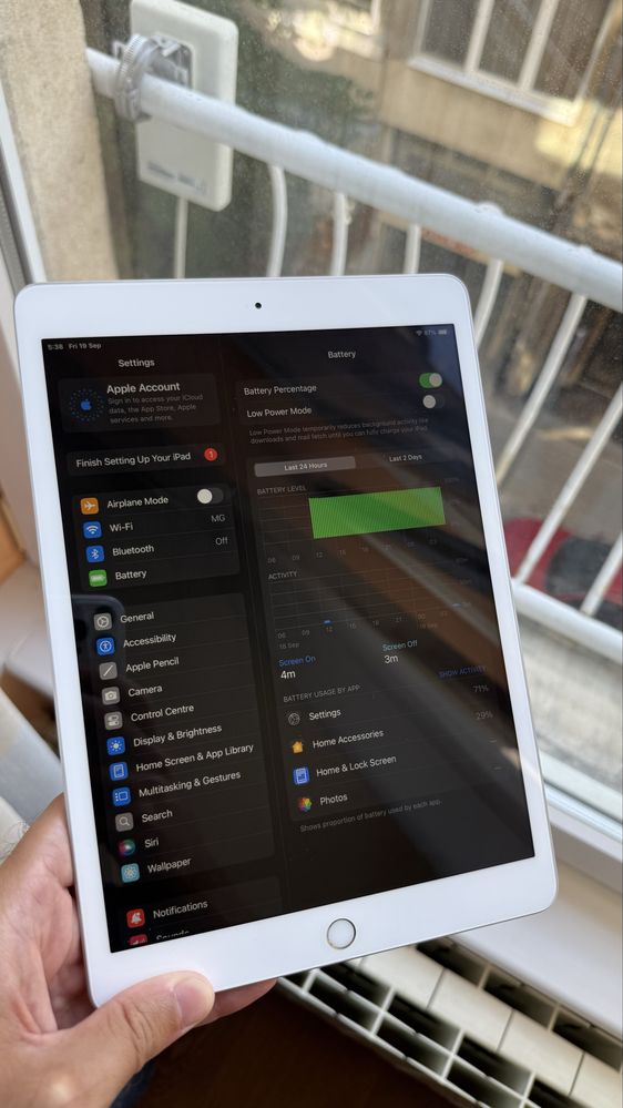 iPad 8th Gen (WiFi) 32GB + Apple Pencil