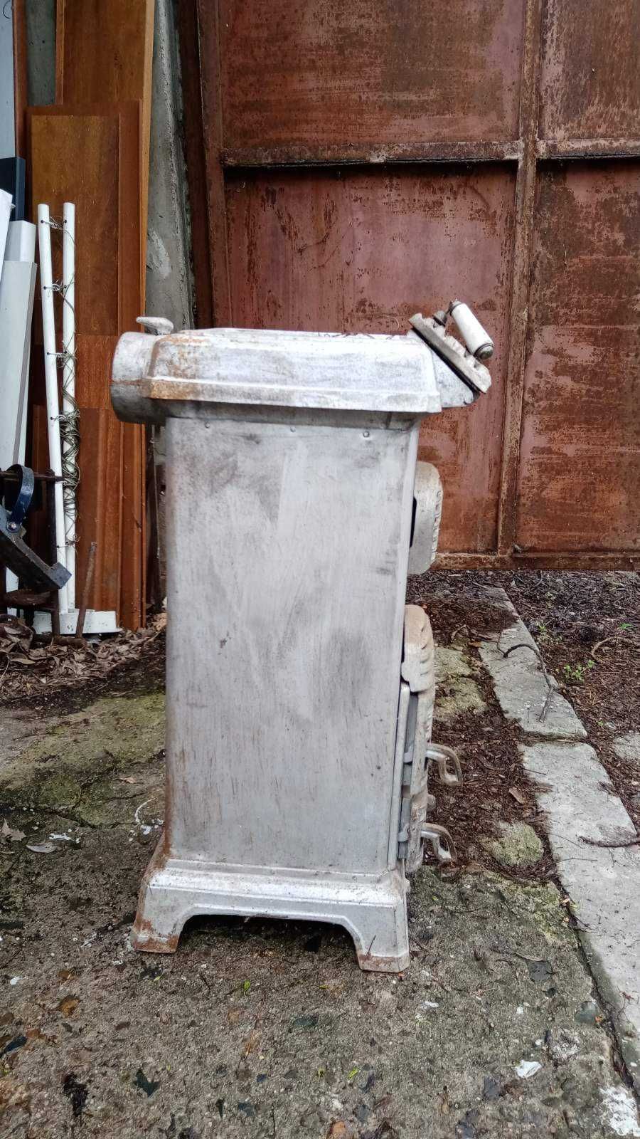 Печка на дърва и въглища