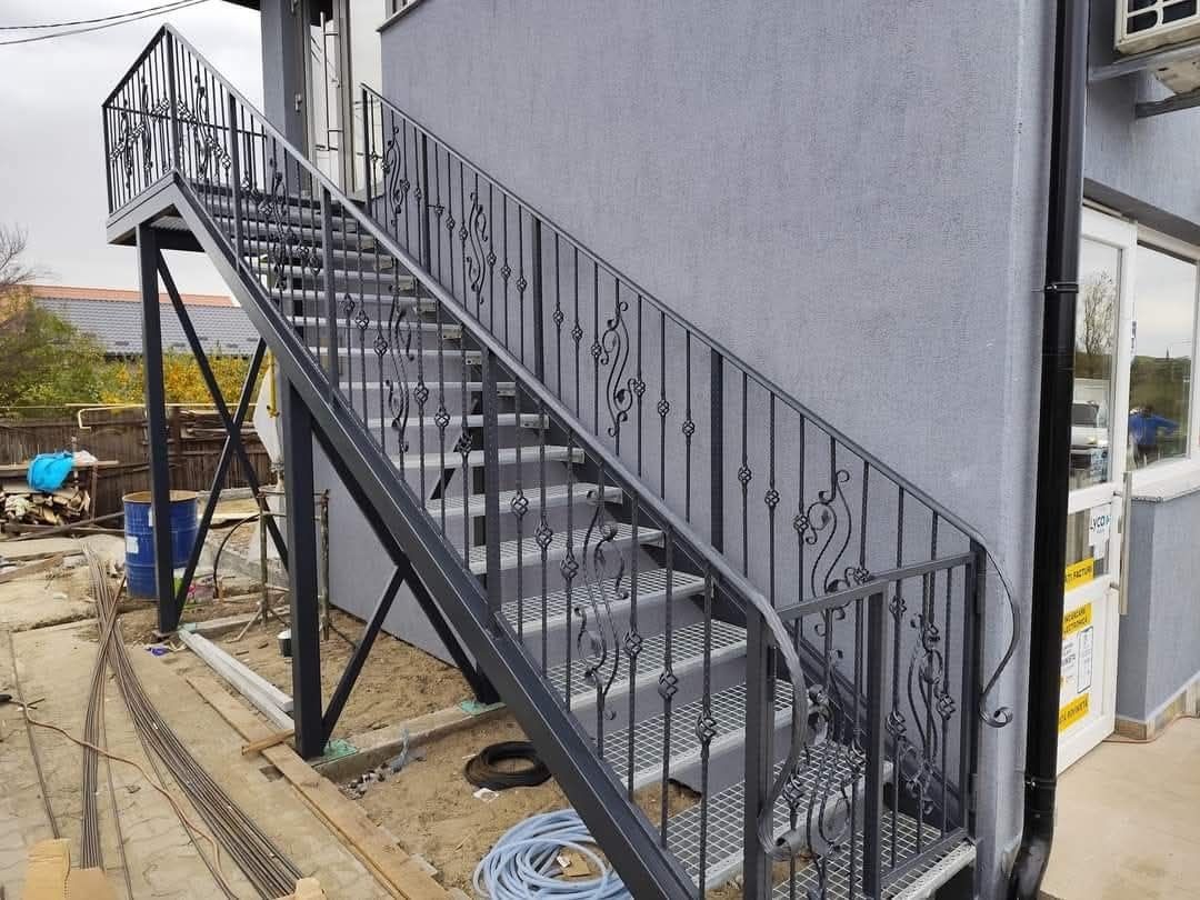 Confectionam scarii metalice zincate exterioare și pentru incendii , p