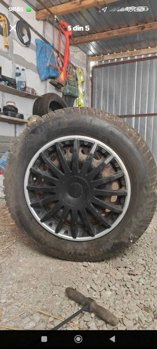 Vând Jante de tablă cu cauciucuri de iarna 195 / 65 / r15