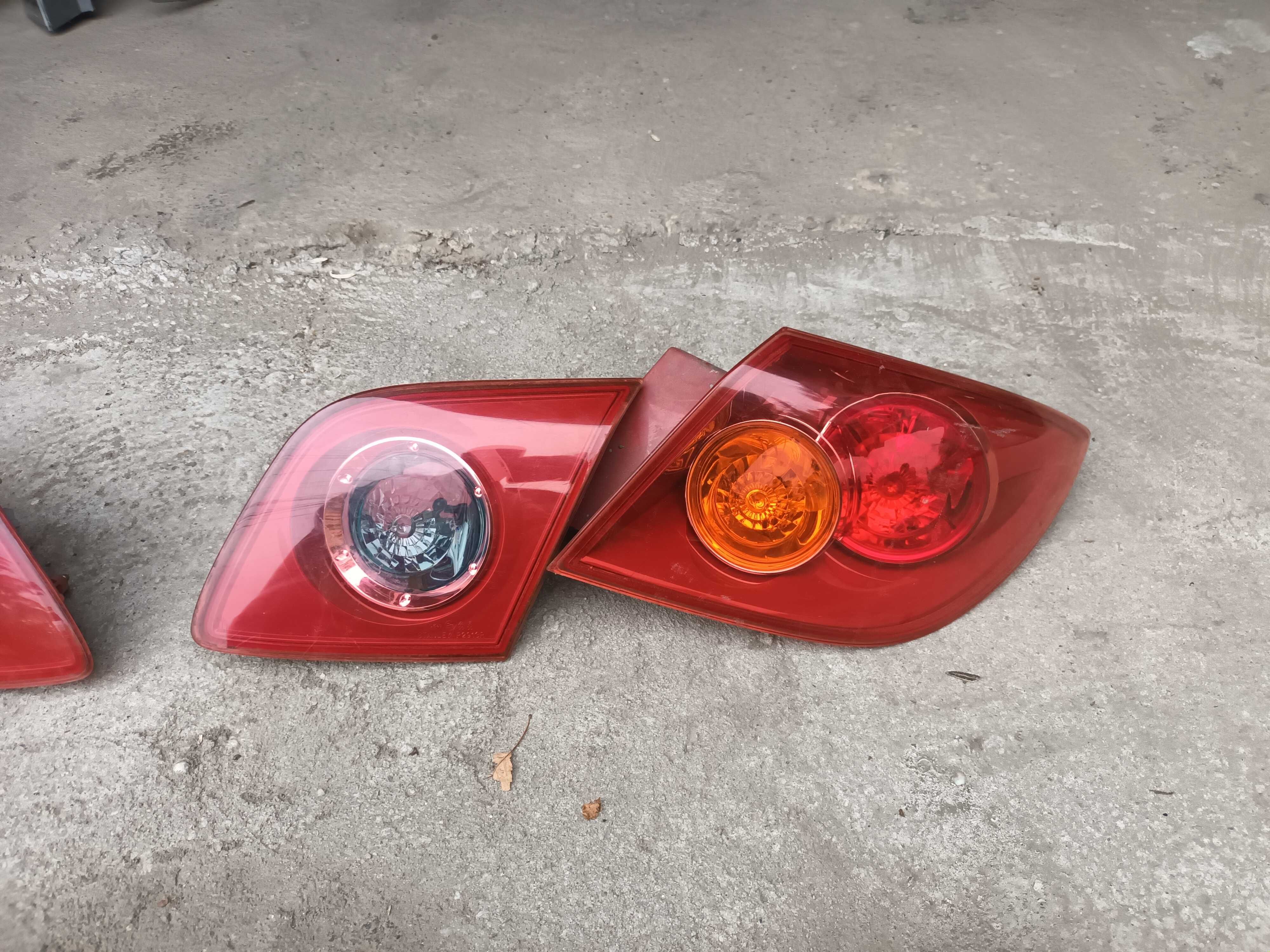 ляв и десен външен и вътрешен стоп за мазда 3 хечбек MAZDA 3
