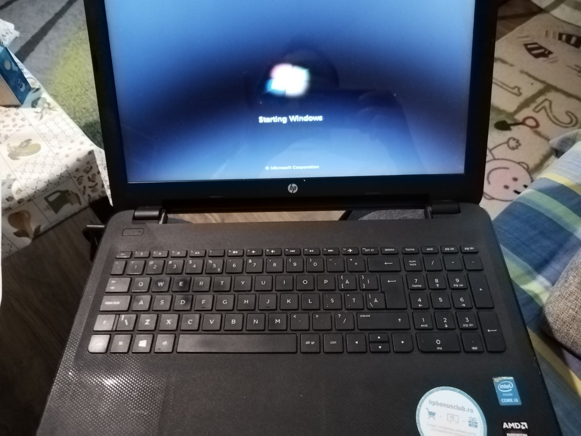 Vand Laptop HP (fara baterie)