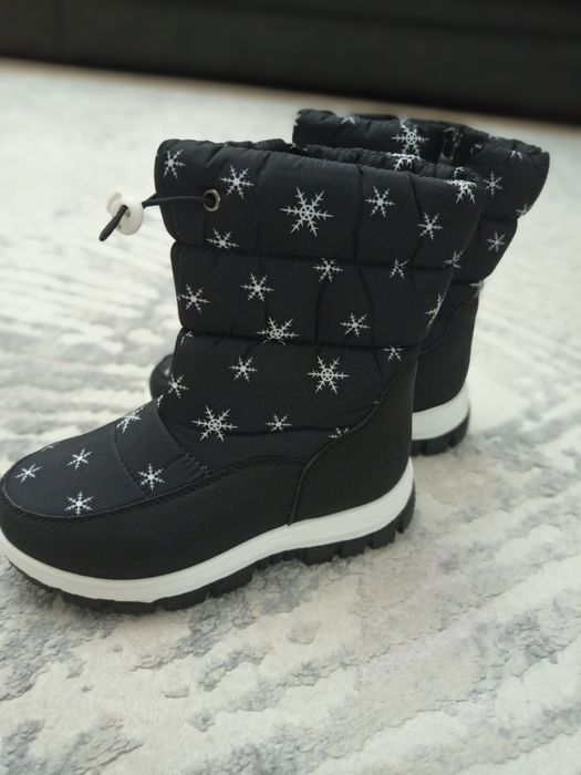 Детские зимние сапоги на девочку.